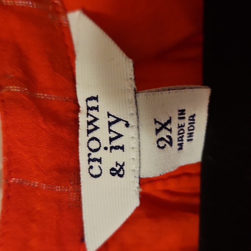 Crown & Ivy 2X Vibrant Coral Red Sleeveless Top with Silver Embellishments NWOT - Picture 2 of 7